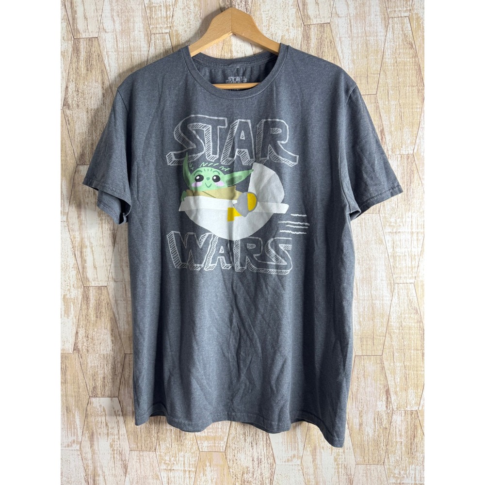 Star Wars The Mandalorian Grogu Baby Yoda Graphic T Shirt Large Gray Mad Engine‎